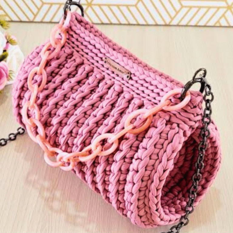 Stylish Crochet Rounded Corners Bag Pattern for Boho Lovers