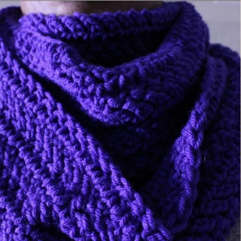 Winter Fashion Crochet Infinity Scarf Pattern to Keep Warm