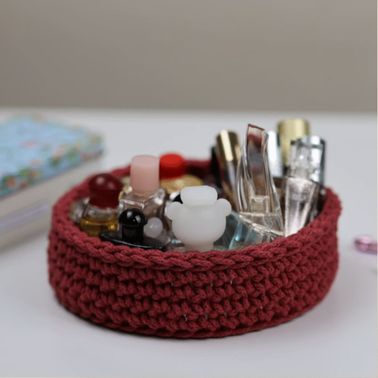 Chic Crochet Stitch Basket Pattern to Spruce Up Your Storage