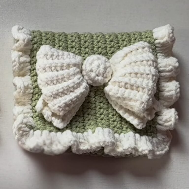 Compact Crochet Mini Wallet Pattern Perfect for Coins and Cards